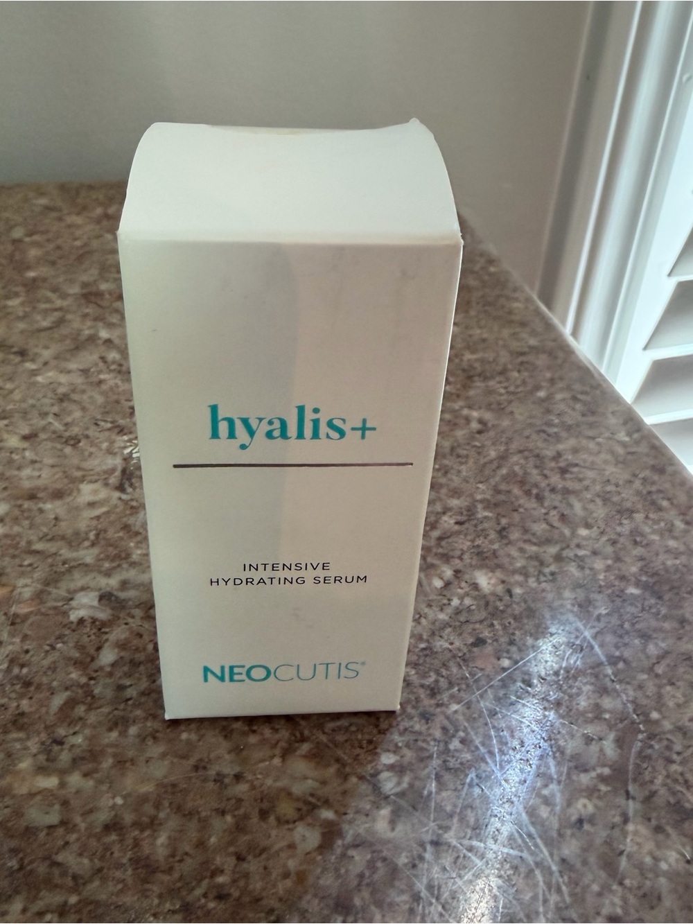 NIB neocutis hyalis + Intensive hydrating serum